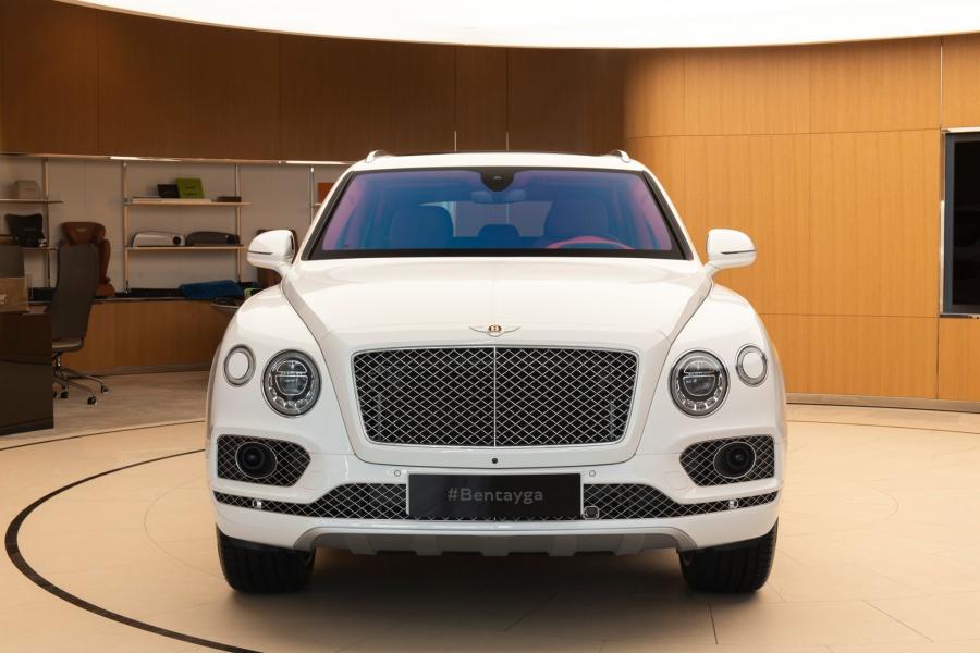  Bentley Bentayga W12 Centenary Specifications 2020 года  (UAE) (фото 2 из 10)